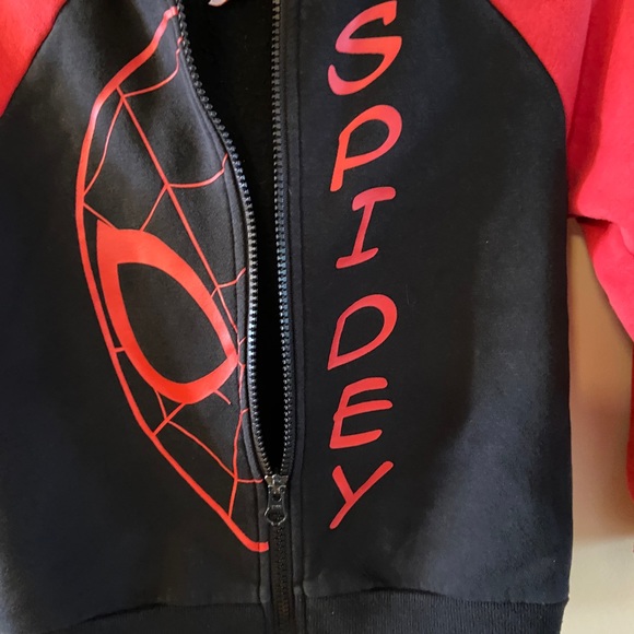 Marvel Spidey black & red zippered hoodie - size 5 - Picture 4 of 6